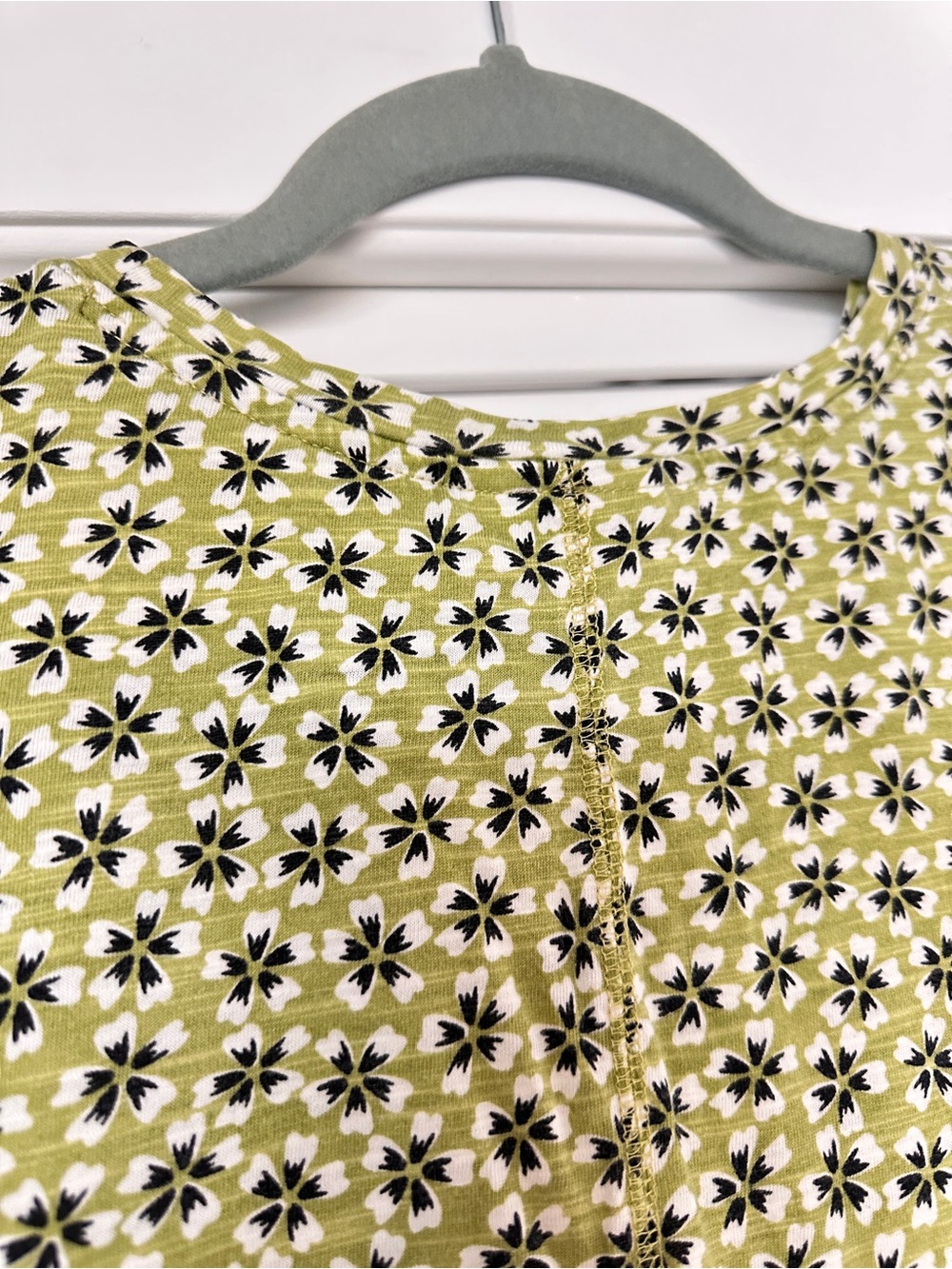 J. Jill Green Floral 3/4 Sleeve 100% Pima Cotton Center Seam Size M - Picture 9 of 16